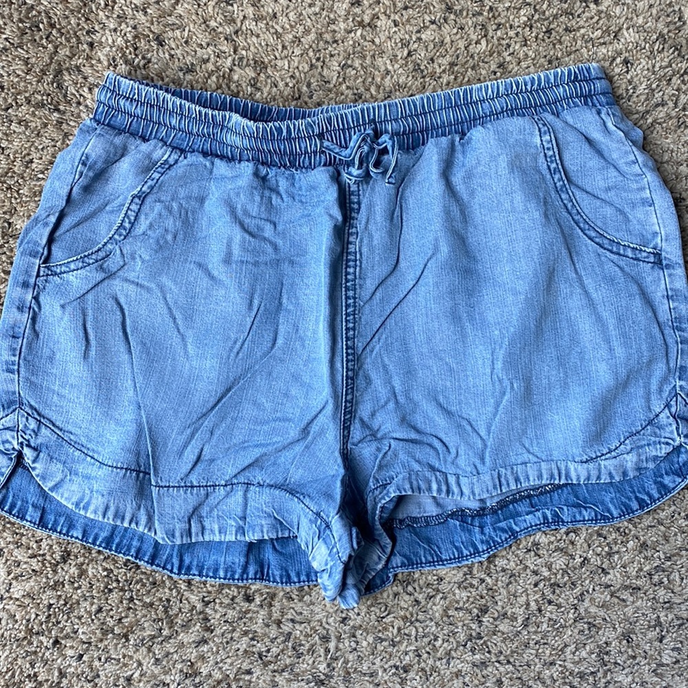 Universal Thread drawstring shorts